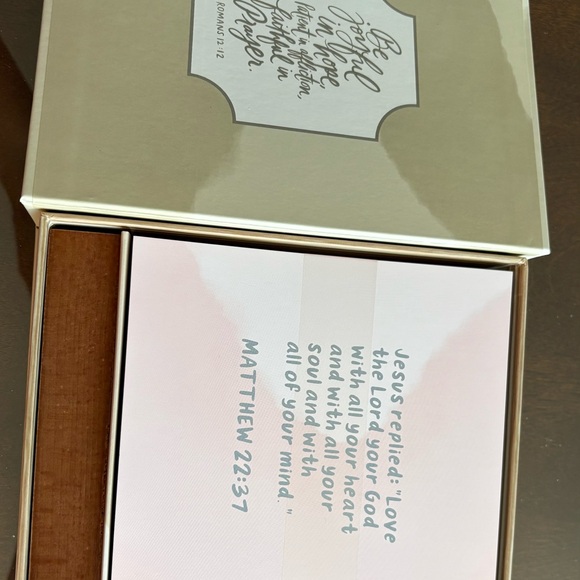 A Hug From God Scripture Cards - Picture 2 of 5